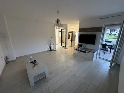 Stan 82 m², Draga Rijeka - 2 sobe, terasa i balkon