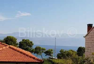 Obiteljska kuća218 m² na parceli od 700 m², na Braču, u Supetru - 100m od plaže