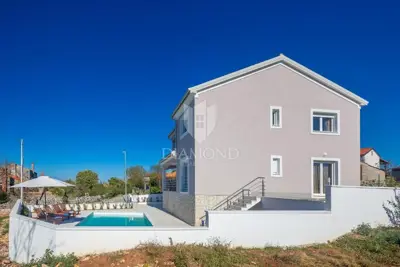 Kuća 170 m², Linardići - vila s bazenom i pogledom na more - 4