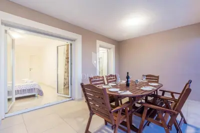Kuća 170 m², Linardići - vila s bazenom i pogledom na more - 21