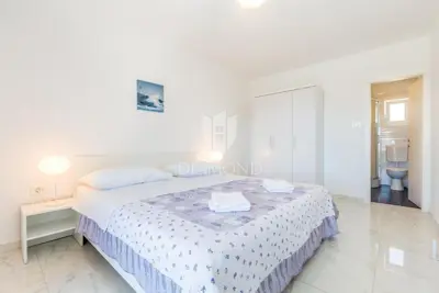 Kuća 170 m², Linardići - vila s bazenom i pogledom na more - 12