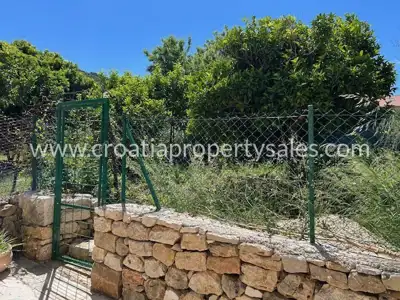 House on Vis, 100 m from the sea, attractive location - 11