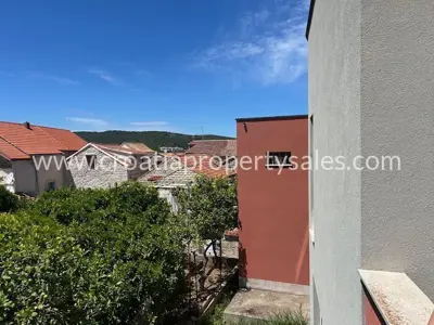 House on Vis, 100 m from the sea, attractive location - 2