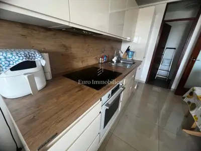 Stan 47,65 m², Pula Monvidal - terasa i klima - 2