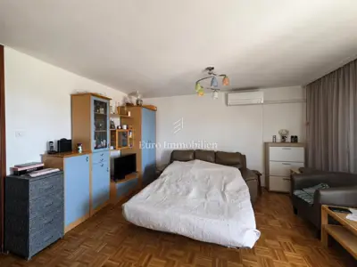 Stan 47,65 m², Pula Monvidal - terasa i klima - 12