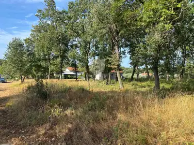 Poreč, surroundings-spacious building plot 3,057 m² - 2