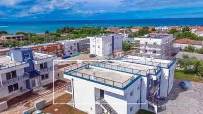 Stan 84 m², Savudrija - krovna terasa i pogled na more