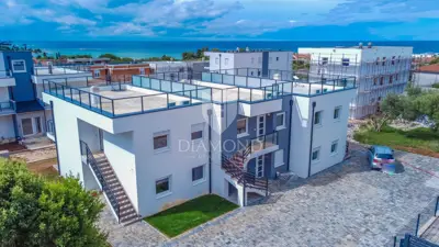Stan 84 m², Savudrija - krovna terasa i pogled na more - 2