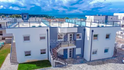 Stan 84 m², Savudrija - krovna terasa i pogled na more - 15