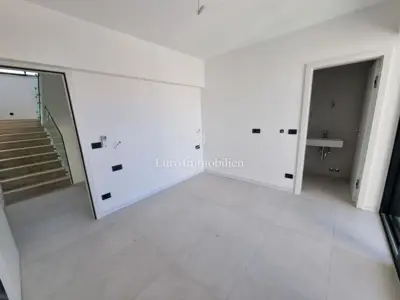 Poreč - kuća na tri etaže s bazenom, 1 km od mora - 20
