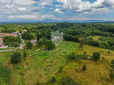 Building plot 2,492 m², Žminj - quiet location - 2