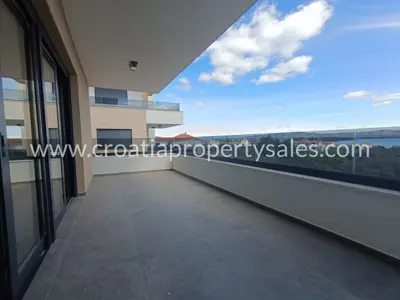 Apartmani 91 m², Murter - 350 m od plaže i kafića - 5