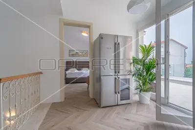 Istria, Pula: beautiful Austro-Hungarian house, 350 m², wider center - 19