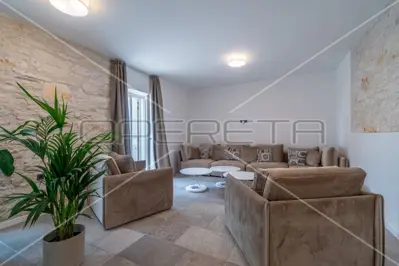 Istria, Pula: beautiful Austro-Hungarian house, 350 m², wider center - 20