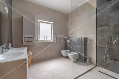 Istria, Pula: beautiful Austro-Hungarian house, 350 m², wider center - 8