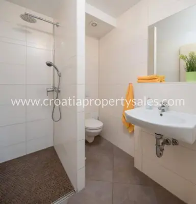 House, Brač, 380 m², 1 250 000 € - 9