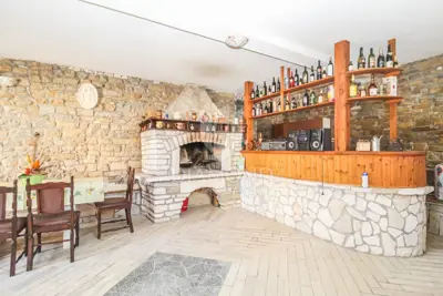 House in Momjan, 3 residential units and tavern - 12