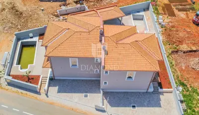 Semi-detached house 173 m², Momjan - pool and summer kitchen - 5