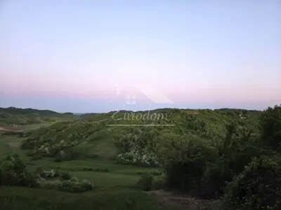 Land 1,697 m², Molvice - peaceful family neighborhood - 5