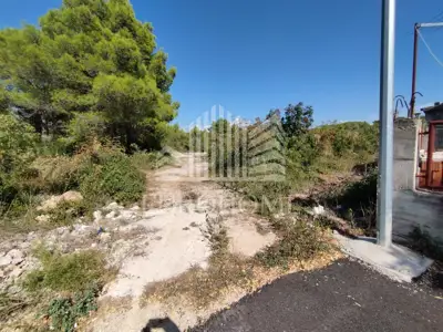Building plot 2,140 m², Pirovac - quiet area above the main road - 2