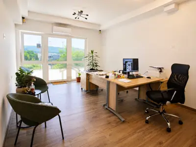 Commercial property for rent in Viškovo, 37 m²