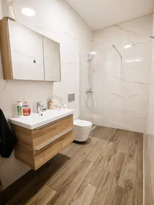 Gewerbeimmobilie zur Miete in Viškovo, 37 m² - 5