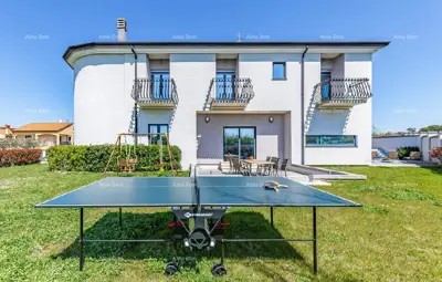 Villa 300 m², Banjole - 300 m from the sea and pool