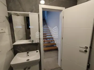 House 115 m², Zaton - 3 bedrooms and pool - 8