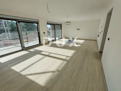 Haus 279,64 m², Vrsi - Pool und Garage - 5