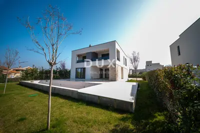 House for sale in Poreč, 243 m²