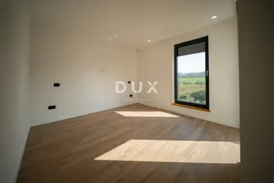 Villa 243 m², Poreč - Meerblick und beheizter Pool - 11