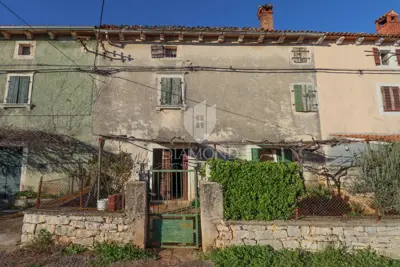Kuća 70 m², Rovinj okolica - kamena kuća i dvorište - 2