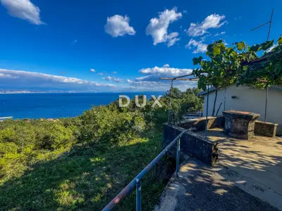 OPATIJA, LOVRAN - Wunderschönes Altbauhaus mit atemberaubendem Panoramablick und 1.800 m² Grundstück