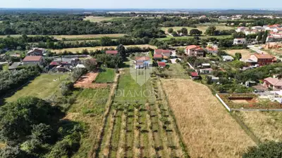 Bauland 546 m², Loborika - ruhige Lage