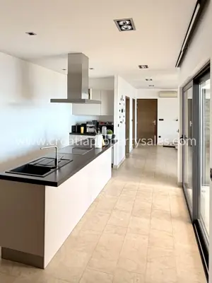 Vila 200 m², Omiš - pogled na more i bazen - 9