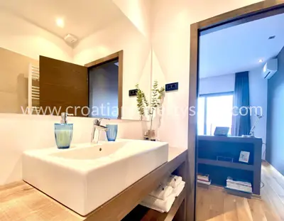Vila 200 m², Omiš - pogled na more i bazen - 5