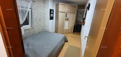 Verkaufe eine schön eingerichtete, möblierte Wohnung mit zwei Schlafzimmern und Meerblick! Poreč - 6