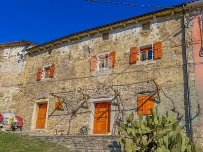 Kamena kuća 170 m², Oprtalj okolica - otvoren pogled
