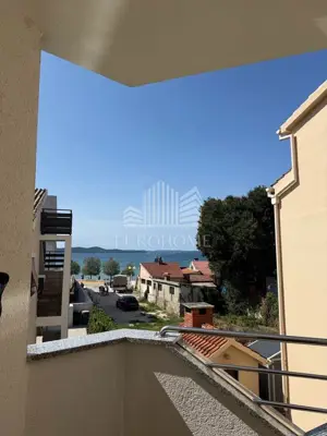 Stan 60 m², Borik-Diklo, 100 m od mora i balkon