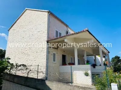 Kuća, Brač, 250 m², 580 000 € - 13
