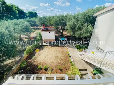 Kuća, Brač, 250 m², 580 000 € - 11