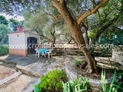 Kuća, Brač, 250 m², 580 000 € - 12