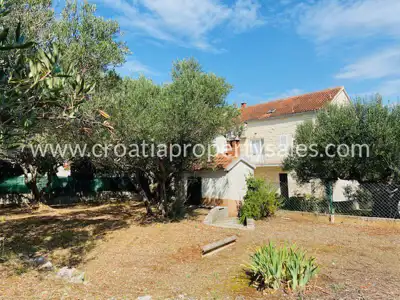 Kuća, Brač, 250 m², 580 000 € - 9