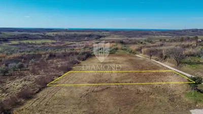 Land 1,036 m², Buje - open sea view - 2