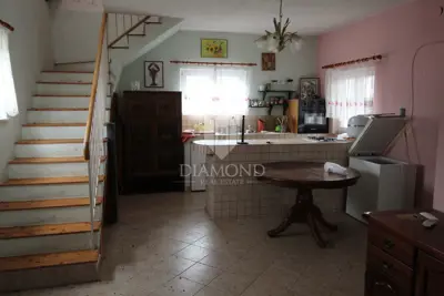 Stone house, Labin - quiet settlement and 1,700 m² yard - 3