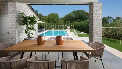 Villa 297 m², Ladići near Kanfanar - pool and terrace - 5