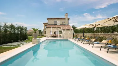 Villa 297 m², Ladići near Kanfanar - pool and terrace