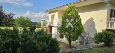 Haus 230 m², Barban - Blick auf Učka und zwei Etagen - 7