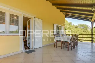 PRODAJA, KUĆA ZA ODMOR OD 103 m² + AUTOHTONA HRASTOVA KUĆA NA PARCELI OD 694 m² - 22