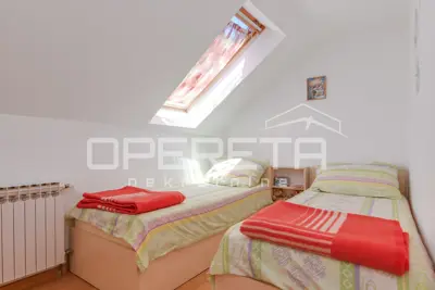 PRODAJA, KUĆA ZA ODMOR OD 103 m² + AUTOHTONA HRASTOVA KUĆA NA PARCELI OD 694 m² - 7